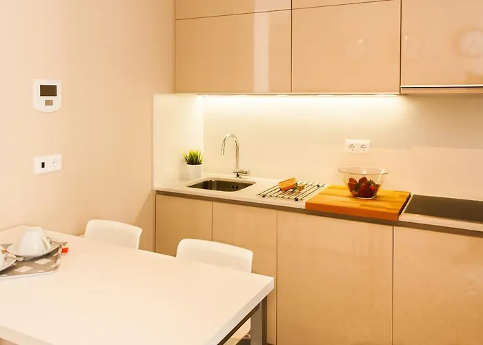 Cardosas Charming With Balconies * Porto