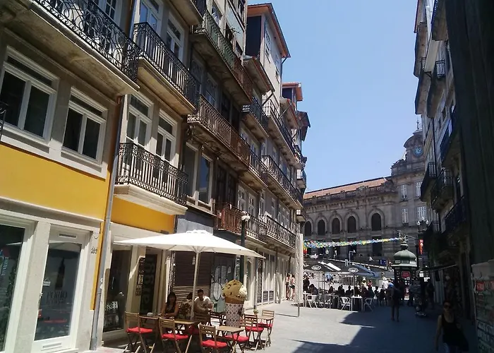 Cardosas Charming With Balconies