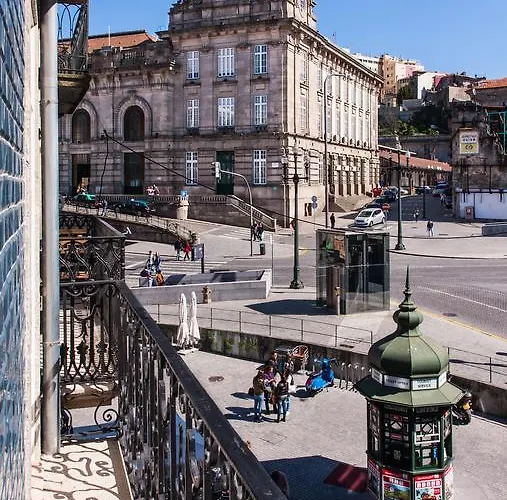 Cardosas Charming With Balconies Porto