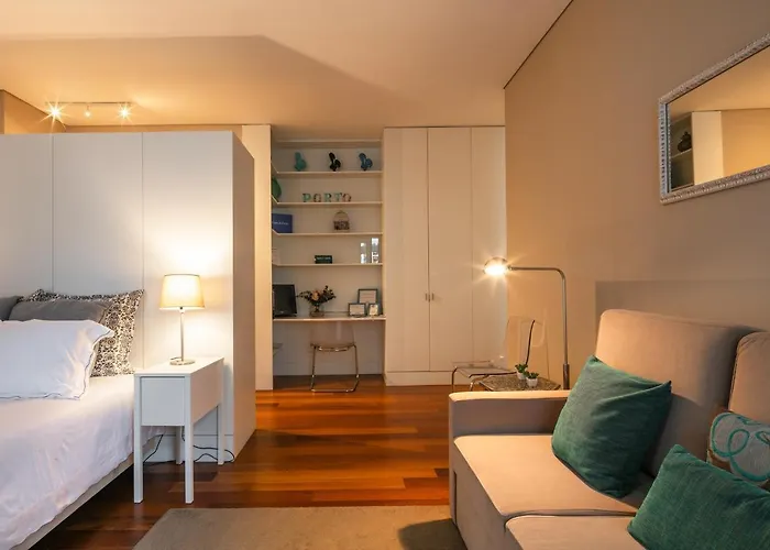 Cardosas Charming With Balconies Apartman